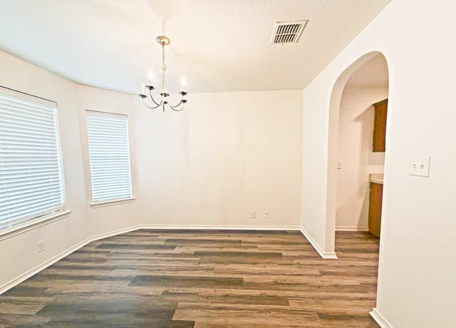 rental at 3949  Wensledale Dr in Schertz, TX — photo 2