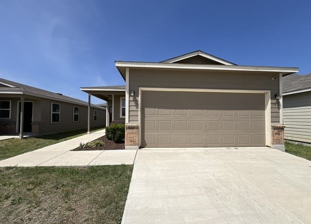 rental at 338  Mistflower in New Braunfels, TX — photo 1