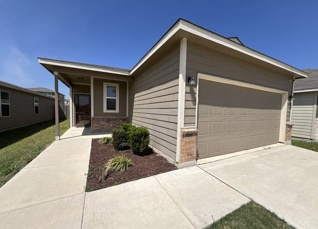 rental at 338  Mistflower in New Braunfels, TX — photo 2