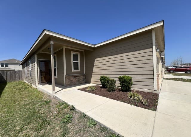 rental at 338  Mistflower in New Braunfels, TX — photo 3