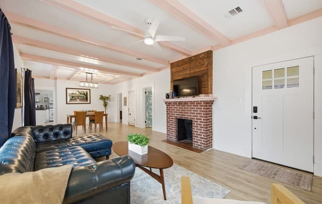 rental at 115 W Highland Blvd in San Antonio, TX — photo 4