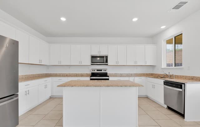 rental at 10310  Lady Bird in San Antonio, TX — photo 3
