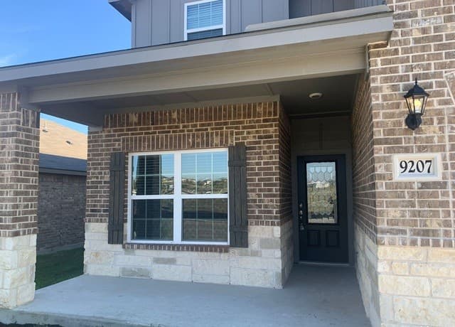 rental at 9207  Nubuck Br in Converse, TX — photo 4
