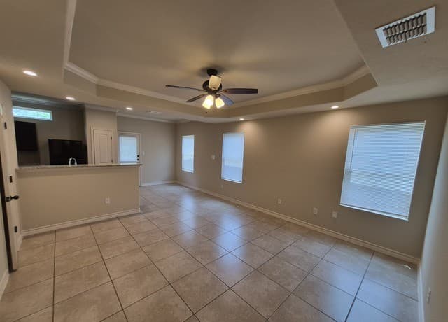 rental at 6630  Mia Way Unit 101 in San Antonio, TX — photo 2