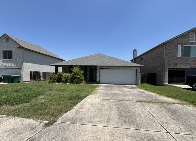 rental at 8214 Chestnut Manor Dr in Converse TX