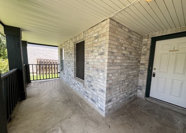 rental at 8214  Chestnut Manor Dr in Converse, TX — photo 2