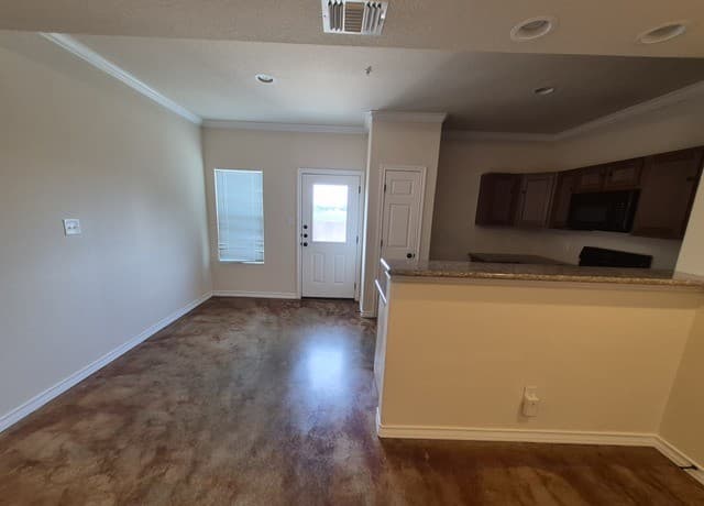 rental at 16825  Showdown Path Unit 3 in Selma, TX — photo 5