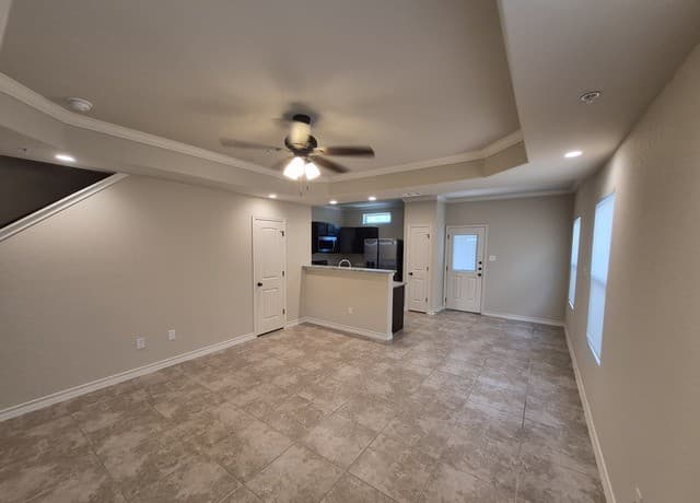 rental at 6327  Luglio Lane Unit 104 in San Antonio, TX — photo 3