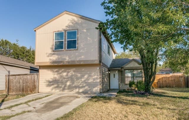 rental at 4031  Sunrise Bluff Dr in San Antonio, TX — photo 1