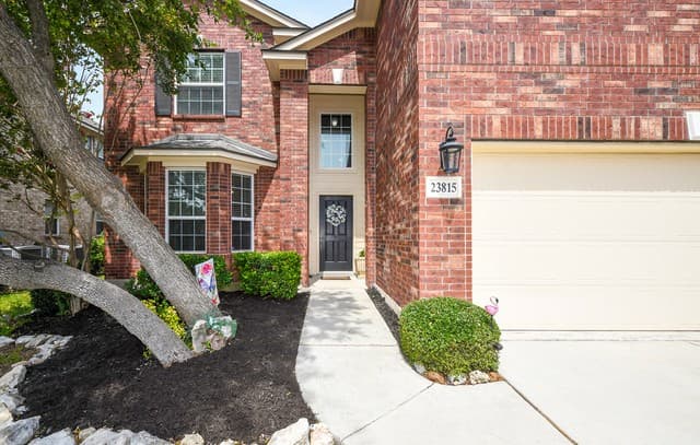 rental at 23815  Misty peak in San Antonio, TX — photo 2
