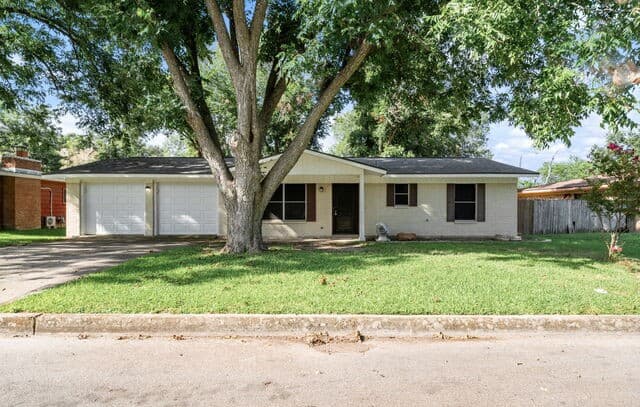 rental at 138  Bobolink Dr in New Braunfels, TX — photo 2