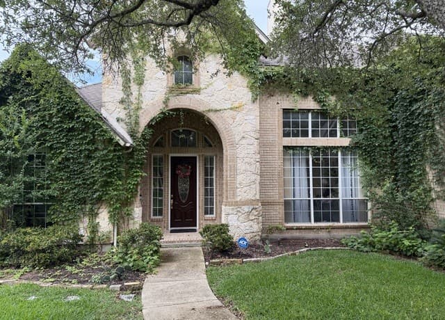 rental at 7537  Steeple in San Antonio, TX — photo 2