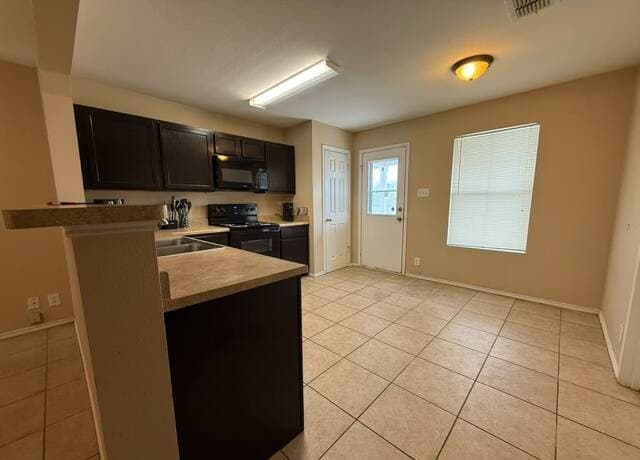 rental at 6011  Valparaiso Way in San Antonio, TX — photo 3