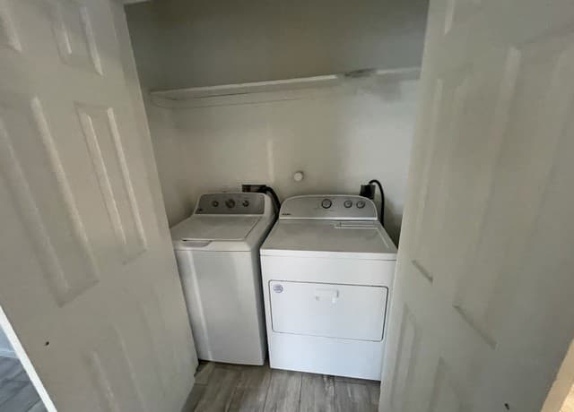rental at 4207  Commercial Unit 102 in San Antonio, TX — photo 3