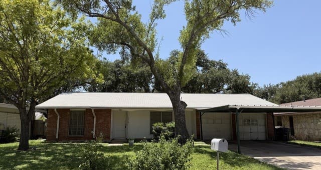 rental at 7418  Pipers Creek St in San Antonio, TX — photo 2