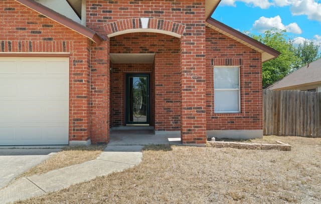 rental at 9643  Arcadia Crk in San Antonio, TX — photo 2