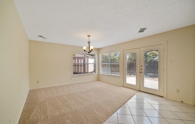 rental at 9643  Arcadia Crk in San Antonio, TX — photo 4