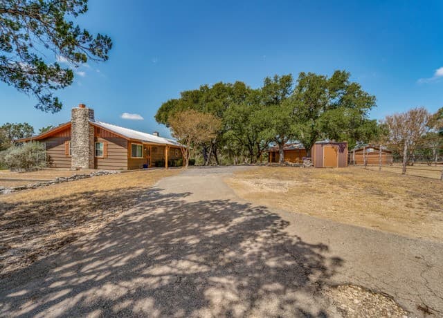rental at 1660 Mciver in Canyon Lake TX