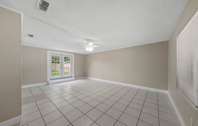 rental at 7422  Stonehouse Dr in San Antonio, TX — photo 5