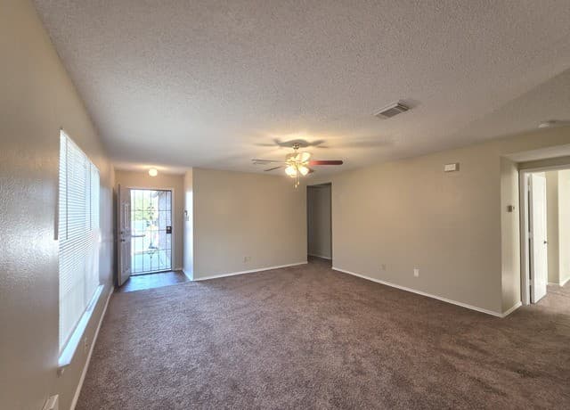 rental at 2303  Dalhart Pass in San Antonio, TX — photo 2