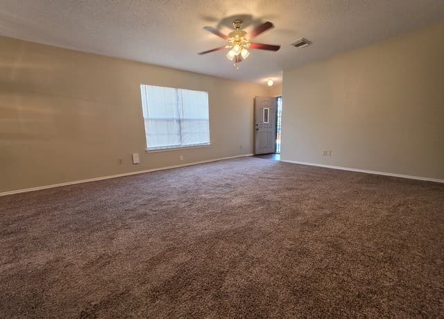 rental at 2303  Dalhart Pass in San Antonio, TX — photo 3