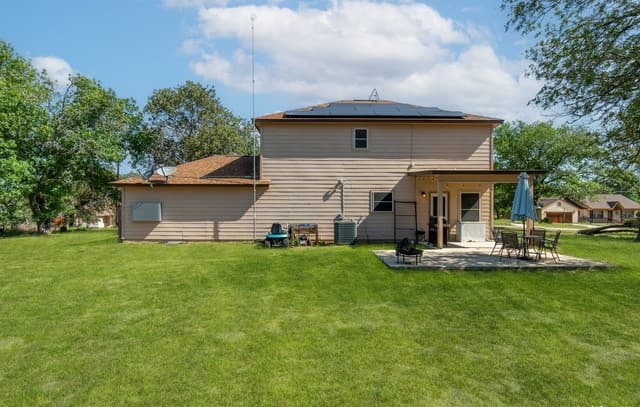rental at 90  Nine Patch Dr in Poteet, TX — photo 5