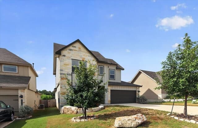 rental at 5006  Gem Pkwy in San Antonio, TX — photo 2