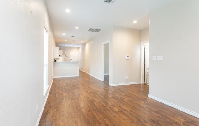 rental at 2009  Colima St in San Antonio, TX — photo 4