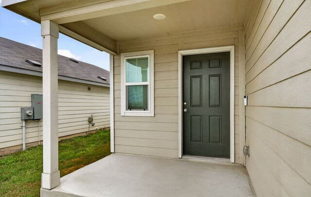 rental at 6326  Willow Point Blvd in San Antonio, TX — photo 3