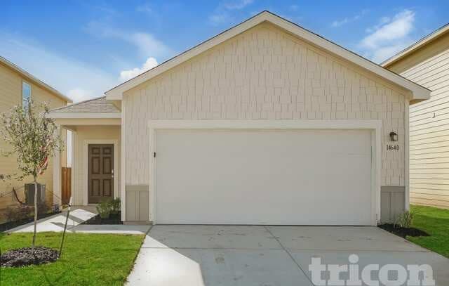 rental at 14640  Maple Ter in San Antonio, TX — photo 1