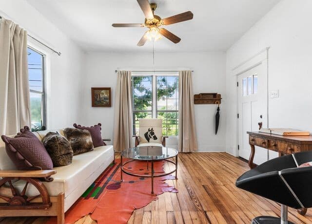 rental at 2213 N Flores Street in San Antonio, TX — photo 5