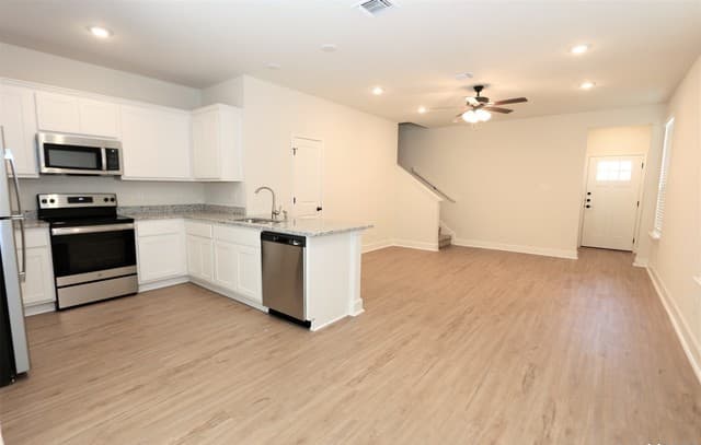 rental at 2203  Lynwood Bnd Unit 101 in San Antonio, TX — photo 2
