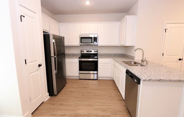 rental at 2203  Lynwood Bnd Unit 101 in San Antonio, TX — photo 3