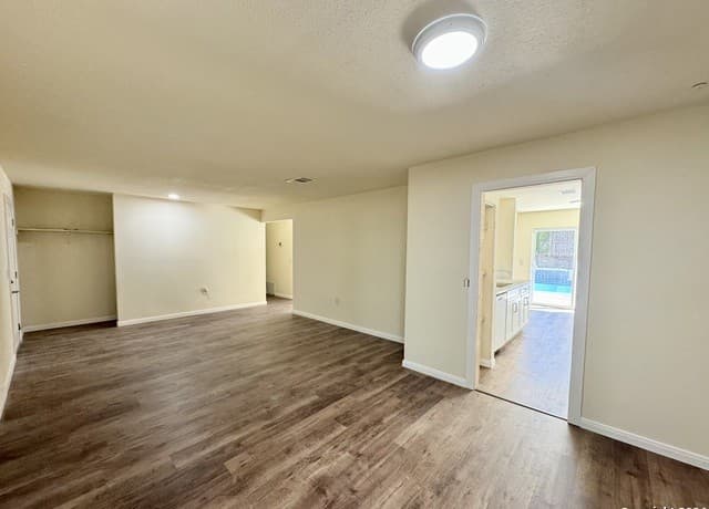 rental at 5806  Misty Gln in San Antonio, TX — photo 5