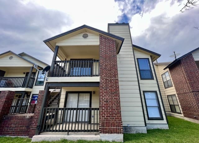 rental at 810  Station St Unit 4 in Converse, TX — photo 1