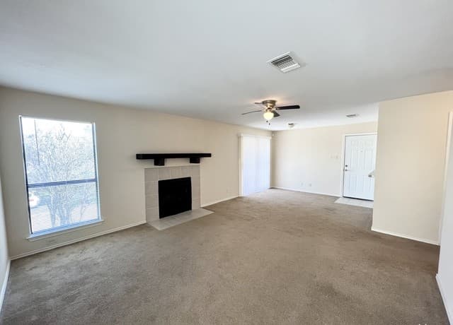 rental at 810  Station St Unit 4 in Converse, TX — photo 2