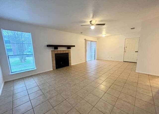 rental at 810  Station St Unit 2 in Converse, TX — photo 2
