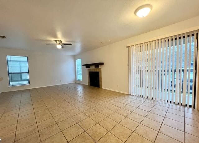 rental at 810  Station St Unit 2 in Converse, TX — photo 3