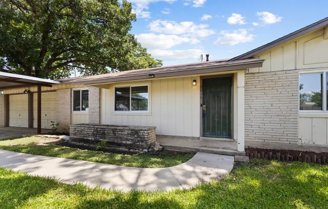 rental at 8810  Garden Quarte St in San Antonio, TX — photo 1