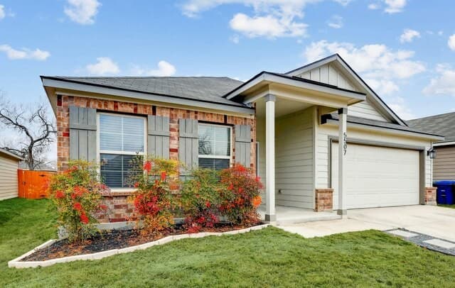 rental at 5507  Pearl Valley in San Antonio, TX — photo 2