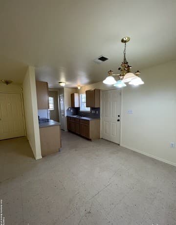 rental at 934  Arbor Pl in San Antonio, TX — photo 3