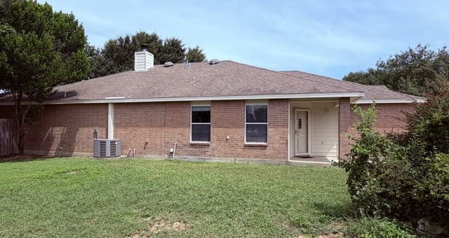 rental at 16511  Clydesdale RUN in Selma, TX — photo 3