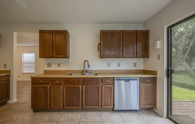 rental at 16009  Hickory Well Dr in San Antonio, TX — photo 5