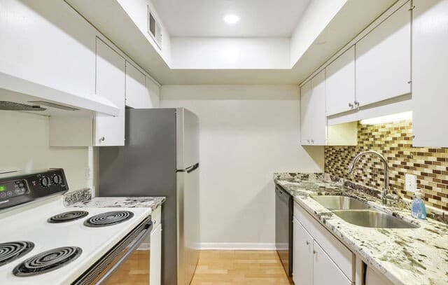 rental at 2300  Nacogdoches Unit 250L in San Antonio, TX — photo 5