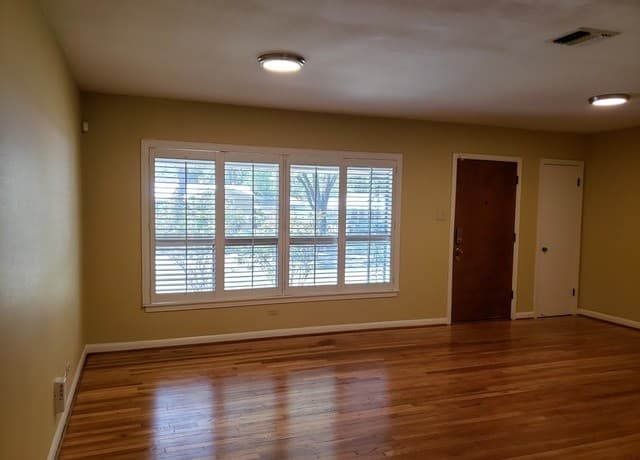 rental at 514  Adrian in San Antonio, TX — photo 5