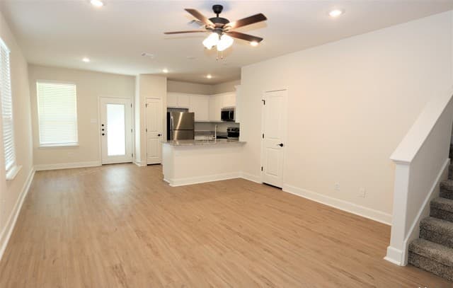rental at 10344  Lynwood Crk Unit 102 in San Antonio, TX — photo 1