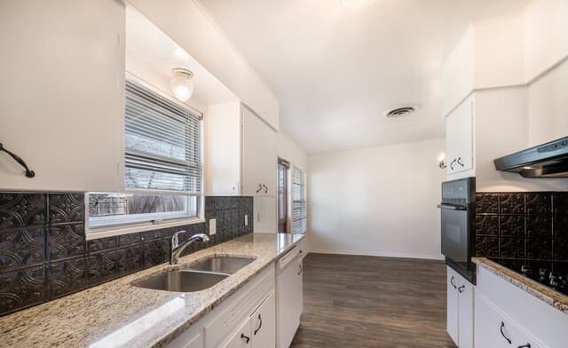 rental at 425 E Byrd Blvd in Universal City, TX — photo 4