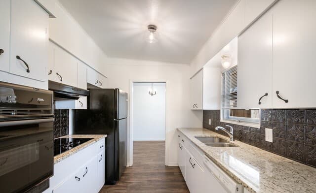 rental at 425 E Byrd Blvd in Universal City, TX — photo 5