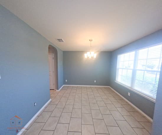 rental at 6915  Quantum Loop in San Antonio, TX — photo 2