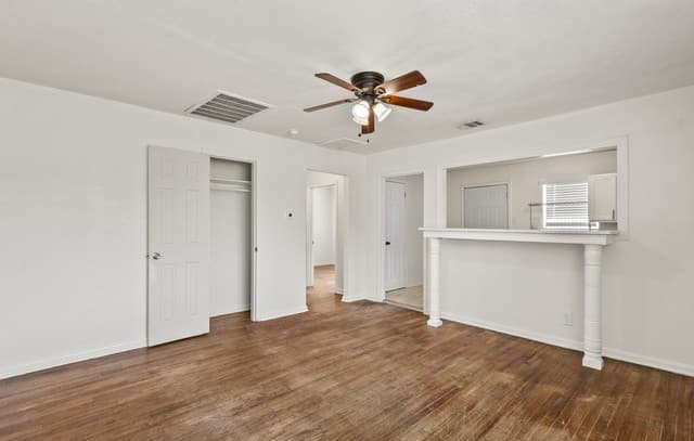rental at 759  Avondale Ave in San Antonio, TX — photo 5